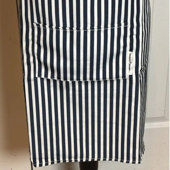 Business & Pleasure Co. The Kitchen Apron- Lauren’s Navy Stripe NWT - Picture 9 of 12